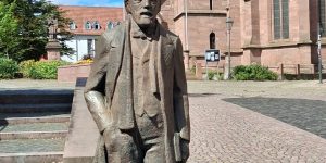 Theodor-Strom-Denkmal in Heiligenstadt bearbeitet